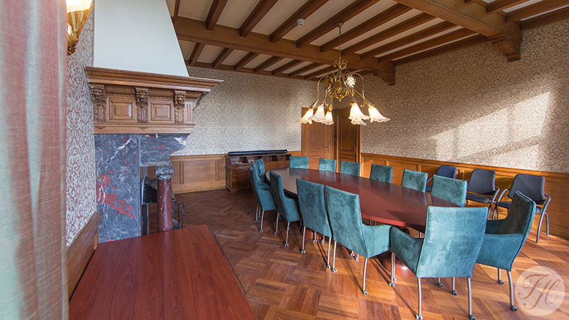 behang in kamer Rijksmonument Jachthuis Beukenrode Doorn