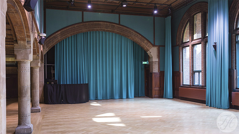 Beurs van Berlage stoffen wandbespanning Stoffen wandbespanning en akoustisch materiaal in administratiezaal