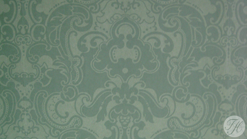 Detail groen behang aangebracht op betengelde ondergrond in prentenkabinet Kasteel Duivenvoorde