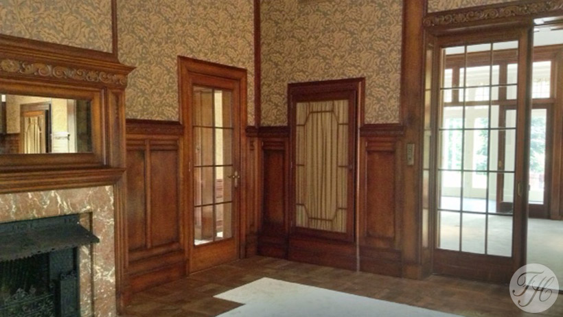 panelen met spanstof op betengelde ondergrond rijksmonument Villa Eemwijk