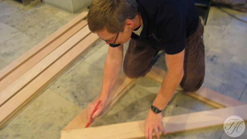 pas maken houten latten tot raamwerk voor opspannen goblin