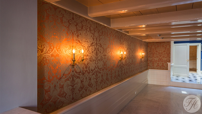 stoffen wandbespanning aangebracht in twee kamers in souterrain Keizersgracht Amsterdam