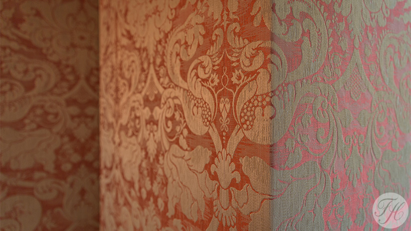 detail rode wandbespanningstof souterrain Keizersgracht