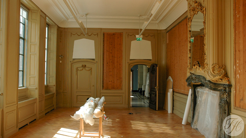 houten latten als basis voor aanbrengen wandbespanning Museum De Lakenhal