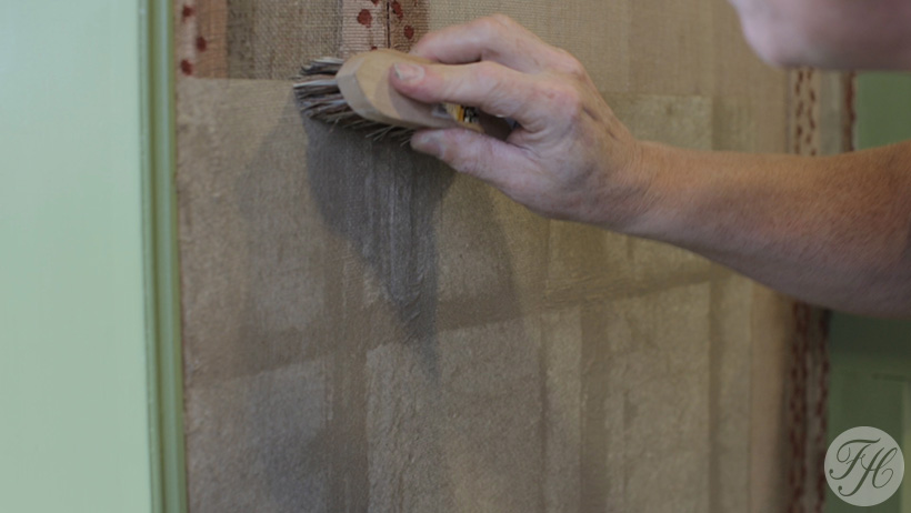 Schuieren van grondpapier op klassieke betengeling in Streekmuseum Hoeksche Waard