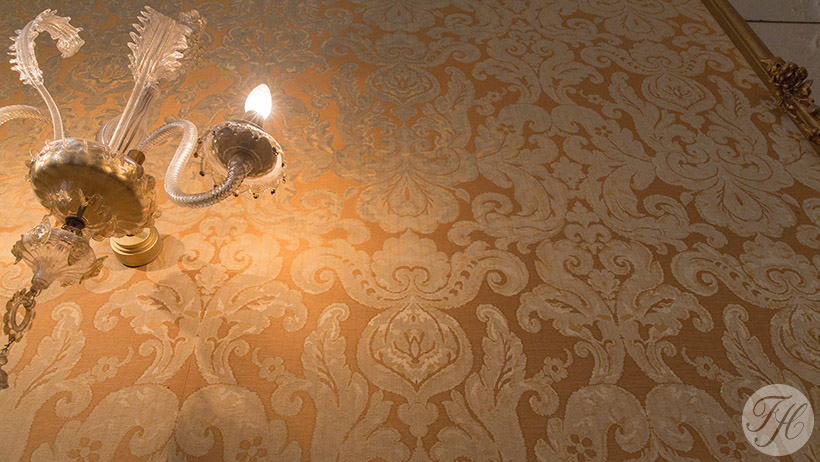 detail van stoffen wandbespanning gebruikt in Pulchri Studio Den Haag