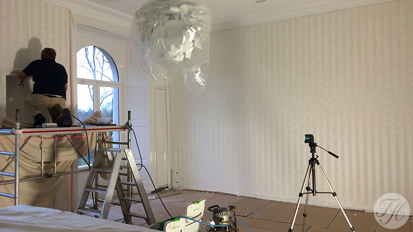 Aanbrengen van een stoffen wandbespanning met moderne uitstraling