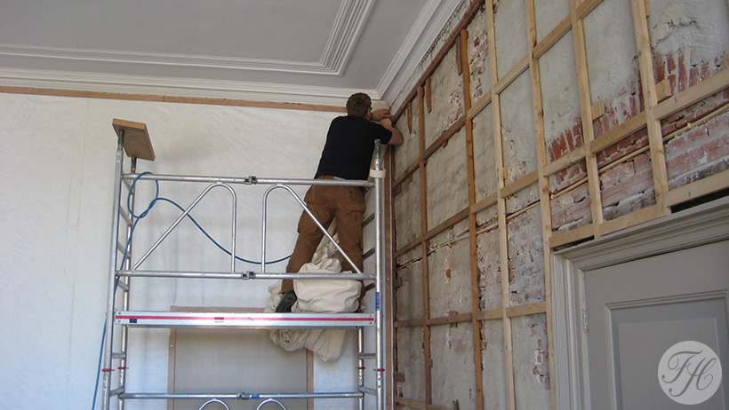 Aanbrengen ondergrond en molton op tengellatten Huize Westerflier Hof van Twente