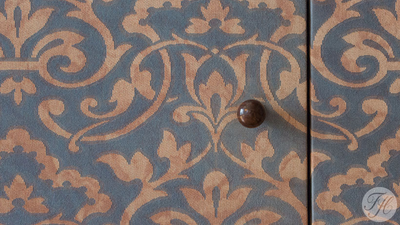 blinde deur met stoffen wandbespanning West-Indisch Huis Dordrecht