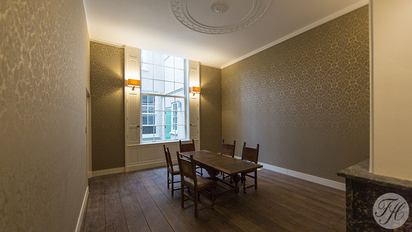 stoffen bespanning tussenkamer rijksmonument De Witte Roos Delft